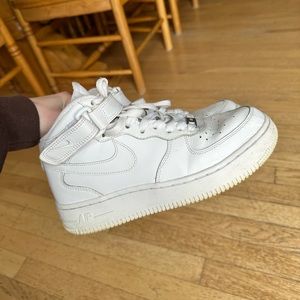 NIKE AF1 MIDS
